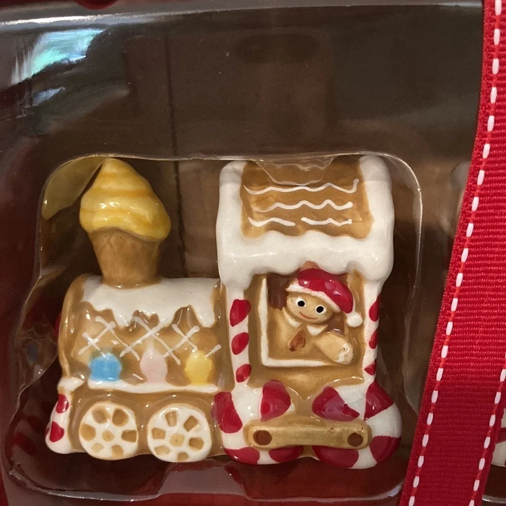 Blue Sky Gingerbread Train Shakers